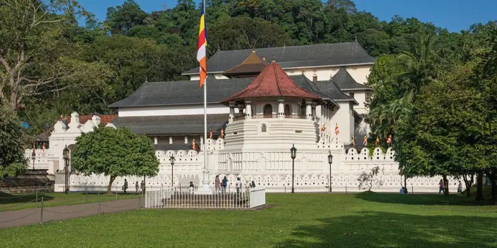 Temple of the Tooth, Kandy
