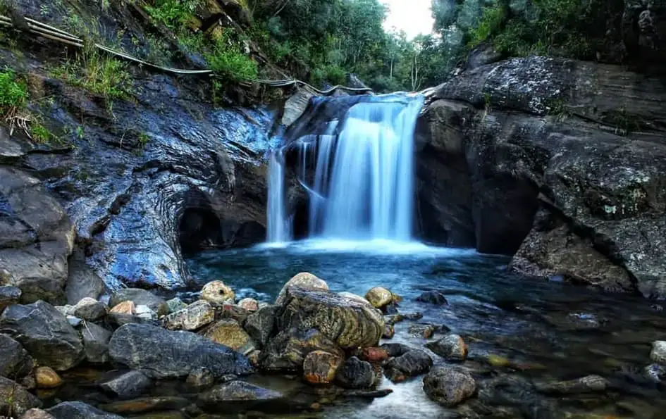 Bambarakiri Ella Waterfalls