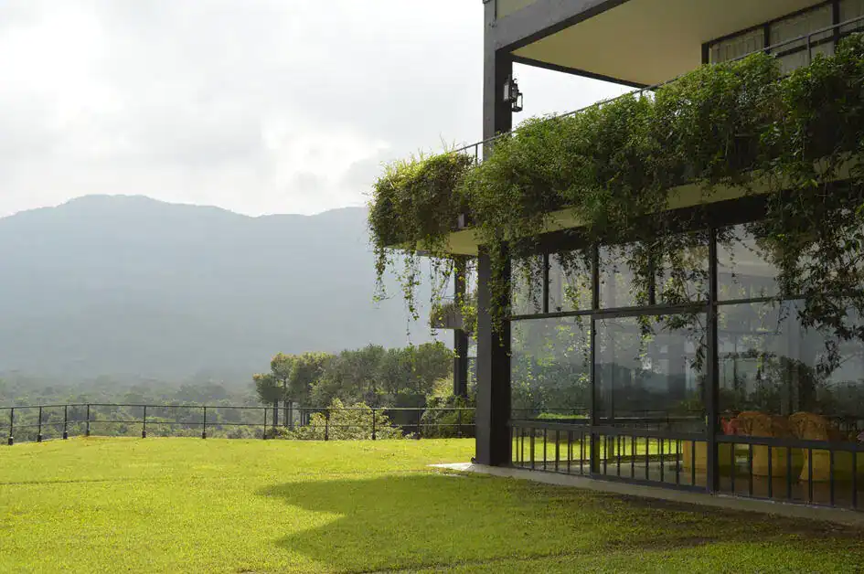 Heritance Kandalama Hotel - Luxury Travel in Sri Lanka