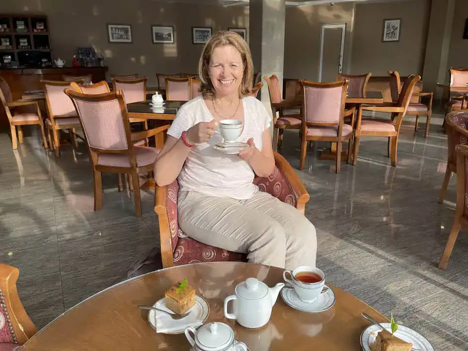 Tasting Ceylon Tea - Damro Laboukelle Tea Estate in Nuwara Eliya
