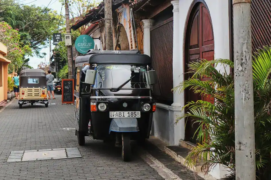 A narrow road - Galle Fort