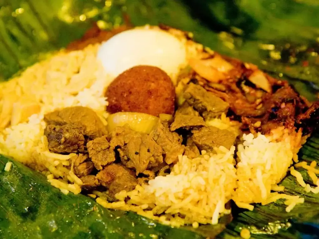 Delicious Lamprais