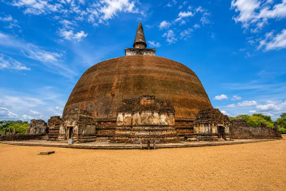 Rankoth Vehera in Polonnaruwa