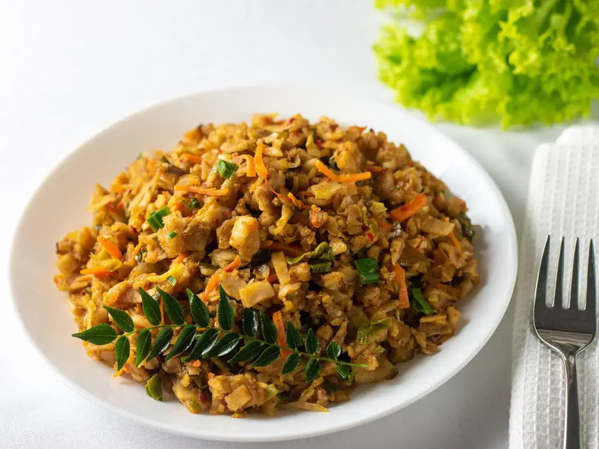 Sri Lankan kottu roti prepared with chopped flatbread and vegetables