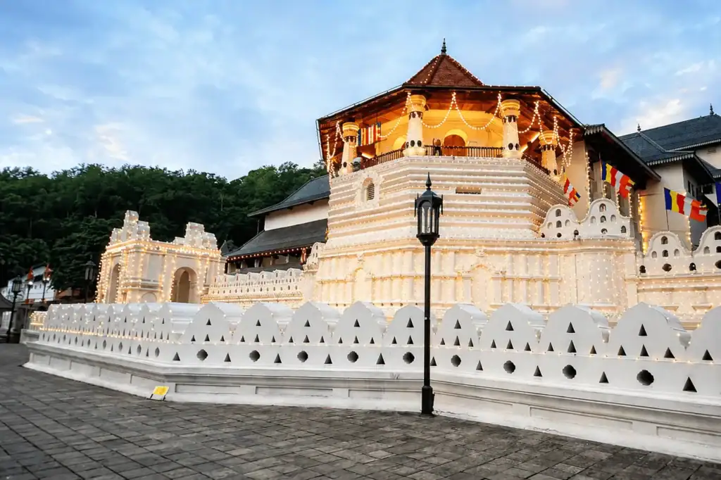 Temple of the Tooth - Kandy
