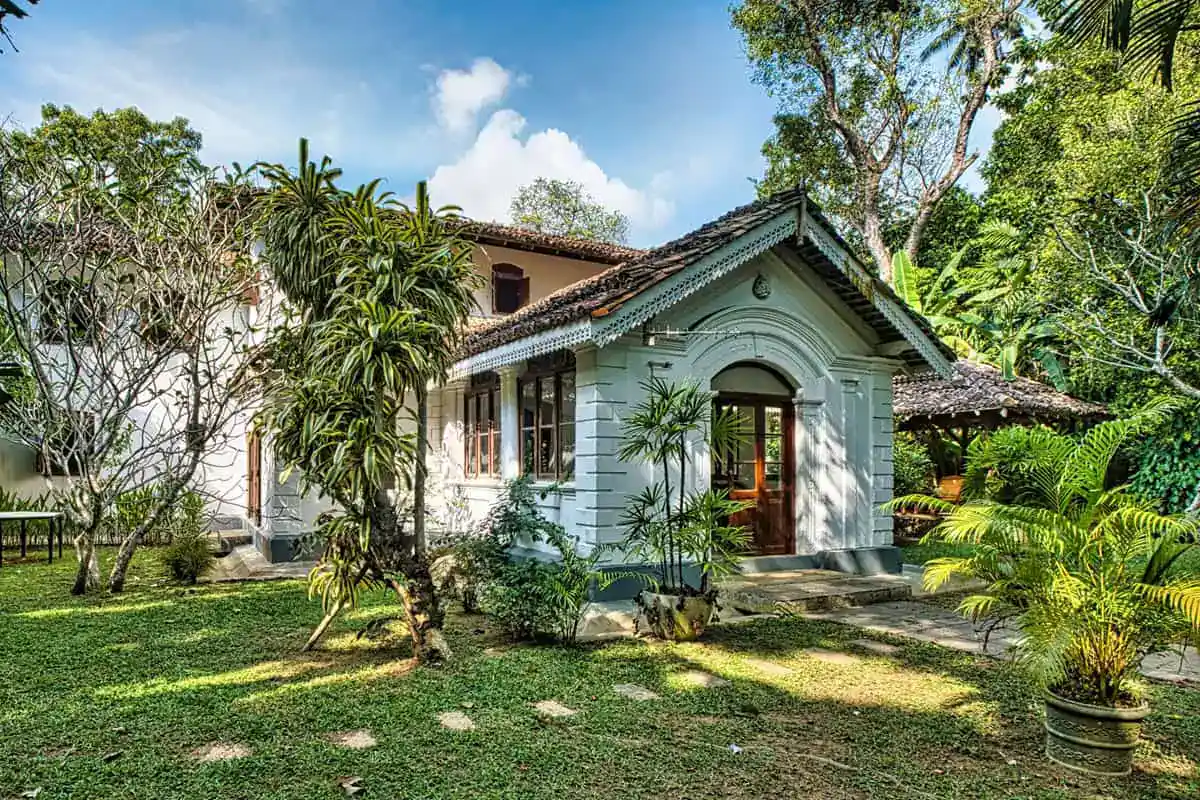 Sri Lankan accommodation surrounded by tropical scenery
