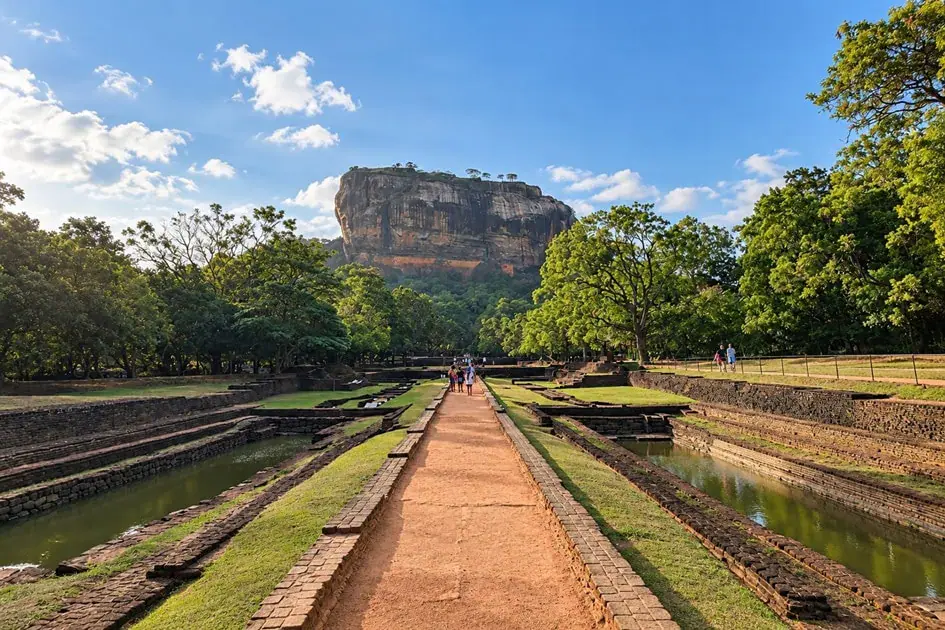 Sigiriya Lion's Rock - A must visit place when you travel for 3 Weeks in Sri Lanka in October and November