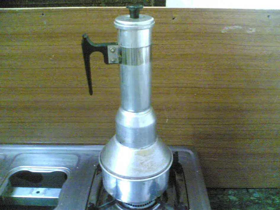 The cylindrical pittu cooker