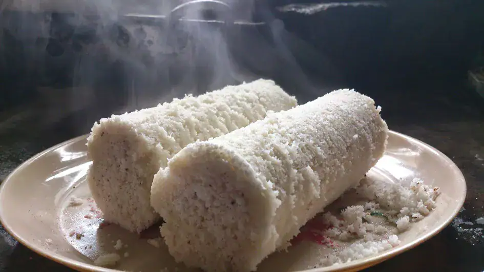 Warm rice flour pittu